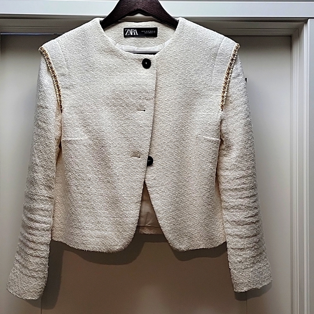 Pronounced shoulder, textured jacket, Zara, size M, cream, EUC - Picture 2 of 5